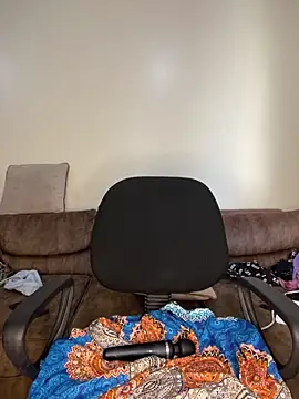 Snapshot of sweetestval chatting on 03.15.25 sweetestval online show from 03.15.25