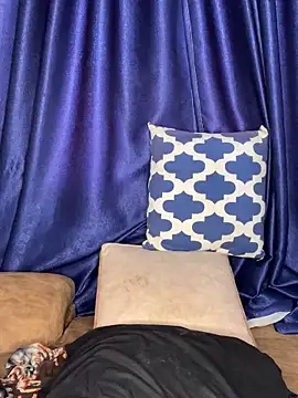 Snapshot of sweetestval chatting on 11.29.25 sweetestval online show from 11.29.25