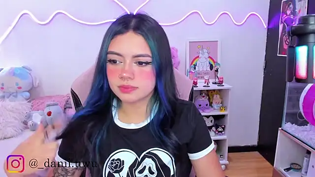 CuteDani  online show from 09.10.25