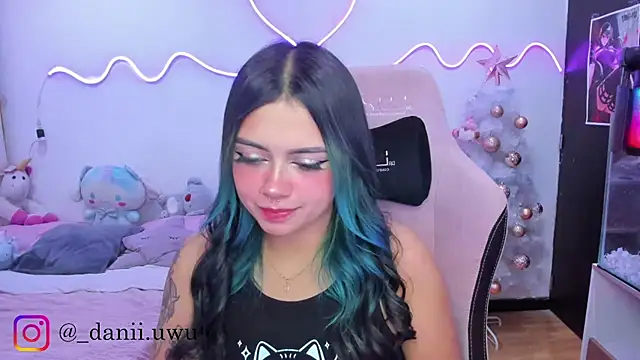 CuteDani  online show from 11.29.25