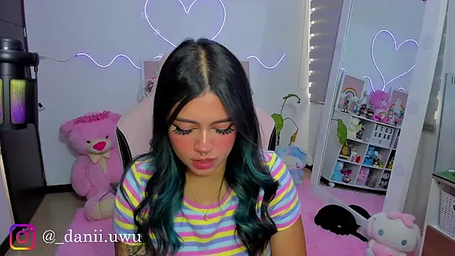 CuteDani  online show from 04.27.26