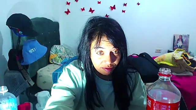 AmaraRoberts420 online show from 09.15.25