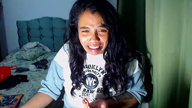 AmaraRoberts420 online show from 02.18.26