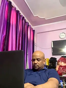 Dick 6inches online show from 11.08.25