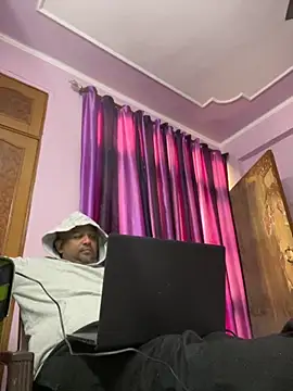 Dick 6inches online show from 11.23.25