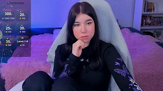 Snapshot of kellyharris chatting on 12.08.24 kellyharris online show from 12.08.24