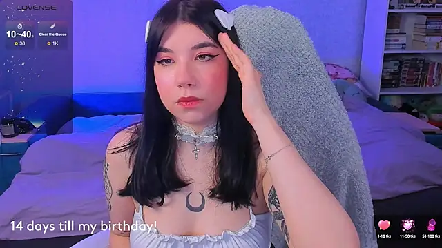 Snapshot of kellyharris chatting on 02.14.25 kellyharris online show from 02.14.25