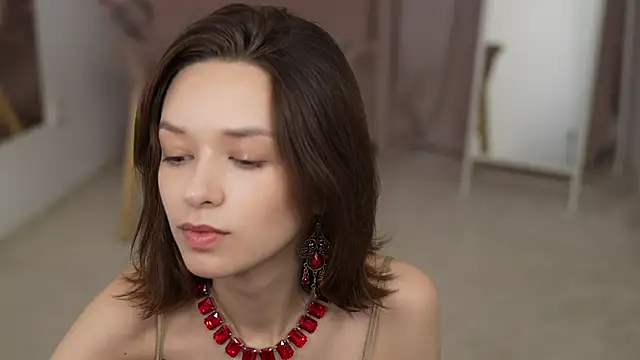 Snapshot of VivianLy_ chatting on 12.24.24 VivianLy online show from 12.24.24