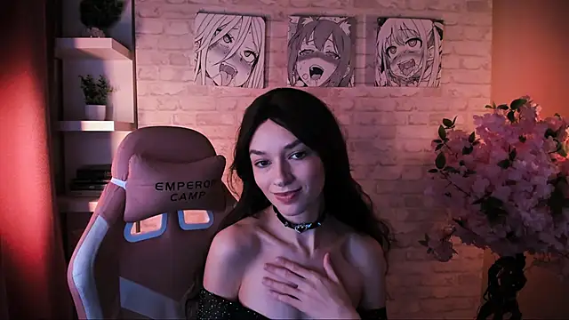 Snapshot of VivianLy_ chatting on 11.28.25 VivianLy online show from 11.28.25