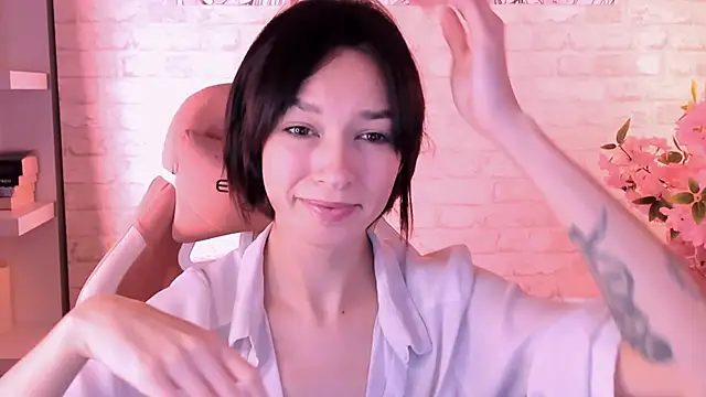 Snapshot of VivianLy_ chatting on 01.10.26 VivianLy online show from 01.10.26