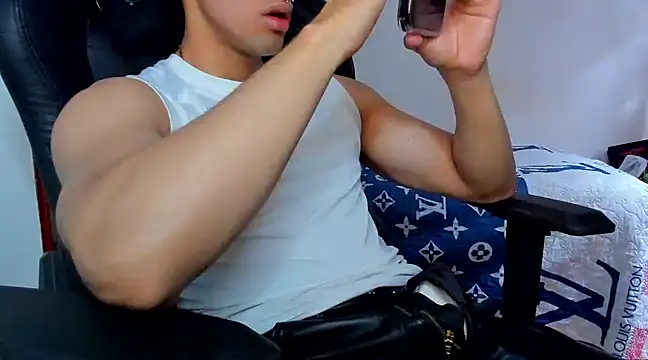 Tommy Bred online show from 02.07.25