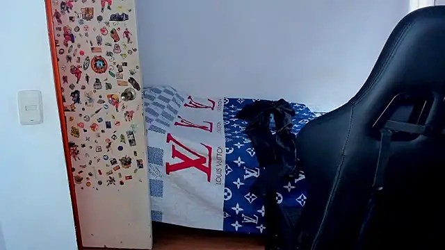 Snapshot of Tommy_Bred chatting on 02.21.26 Tommy Bred online show from 02.21.26