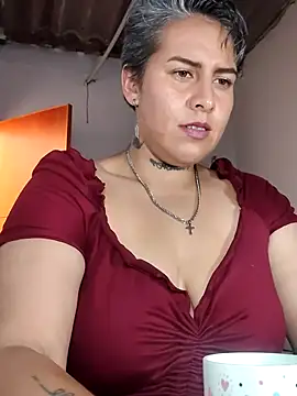 Snapshot of Yessi_rousse chatting on 06.27.26 Yessi rousse online show from 06.27.26