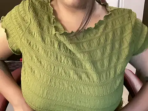 Snapshot of shanayaaa_1 chatting on 02.14.26 shanayaaa 1 online show from 02.14.26