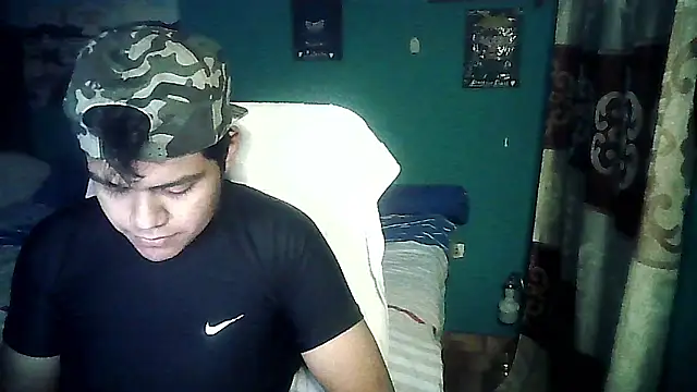 Snapshot of Valesh20 chatting on 09.28.25 Valesh20 online show from 09.28.25