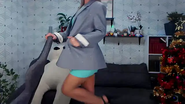 MillaXQueen online show from 12.20.25