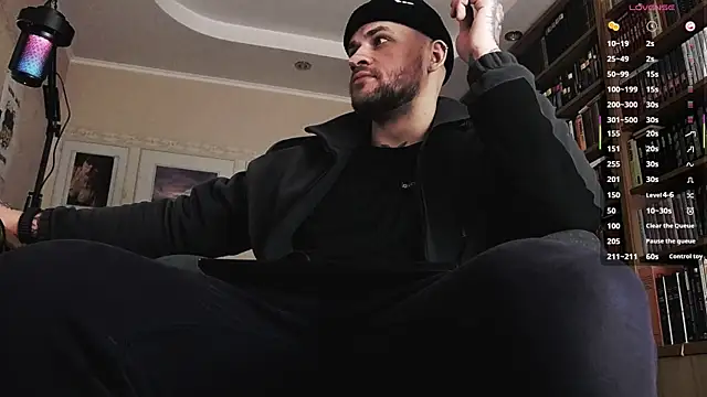 Snapshot of FindomJason chatting on 11.06.25 FindomJason online show from 11.06.25