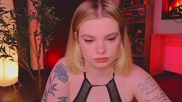 Snapshot of Hottie_Jane chatting on 04.18.26 Hottie Jane online show from 04.18.26