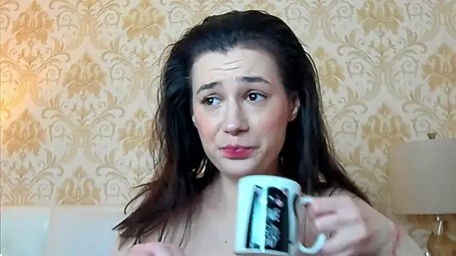 JuliaHunts online show from 04.06.26