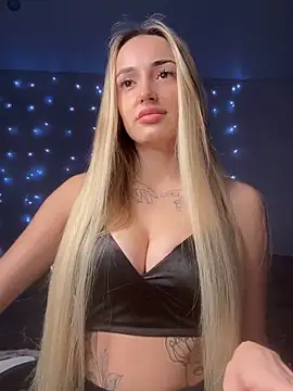 Snapshot of minalawarden chatting on 12.12.24 minalawarden online show from 12.12.24