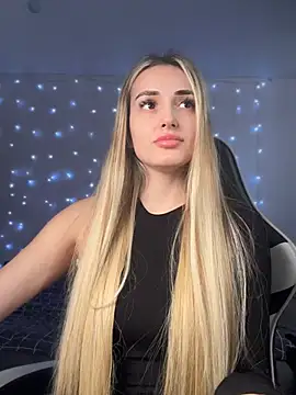 Snapshot of minalawarden chatting on 02.19.25 minalawarden online show from 02.19.25