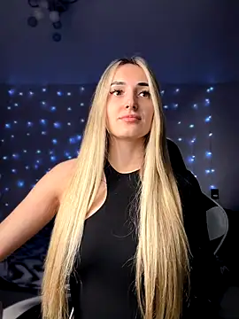 Snapshot of minalawarden chatting on 12.05.25 minalawarden online show from 12.05.25