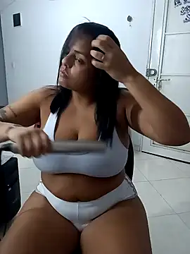 Snapshot of Rossestoner chatting on 02.11.25 Rossestoner online show from 02.11.25