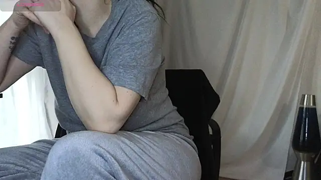 Mia G0ld online show from 01.13.26