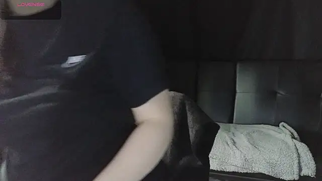 Snapshot of Mia_G0ld chatting on 03.29.26 Mia G0ld online show from 03.29.26