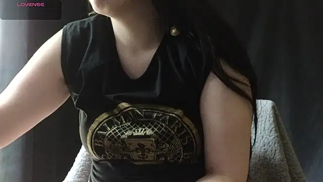 Snapshot of Mia_G0ld chatting on 04.16.26 Mia G0ld online show from 04.16.26