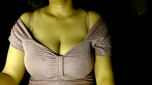 janifer001 online show from 04.21.26