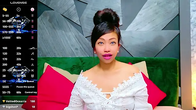 ElyaQuinn online show from 03.08.25