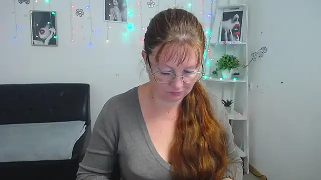 VanessaHotts online show from 09.20.25