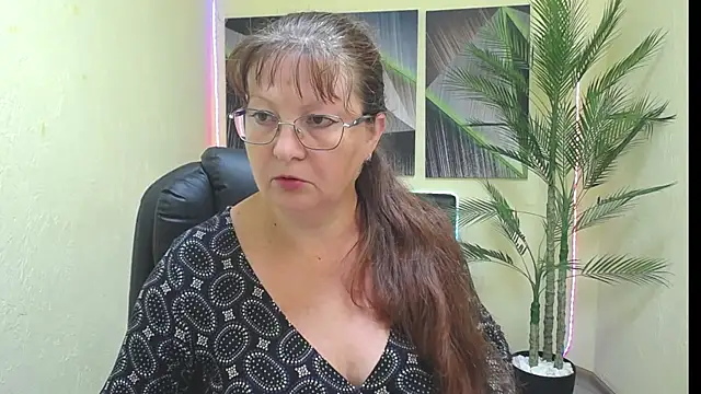 VanessaHotts online show from 07.10.26