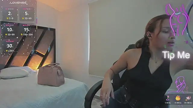 Snapshot of AnnieAndStefan chatting on 01.16.26 AnnieAndStefan online show from 01.16.26