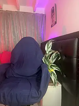 lonely shewolf online show from 04.04.26