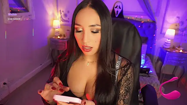 Snapshot of maggietime chatting on 10.31.25 maggietime online show from 10.31.25