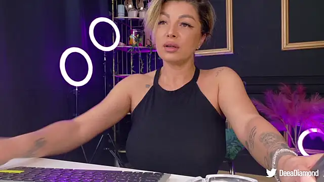 Snapshot of DeeaDiamondd chatting on 03.09.25 DeeaDiamondd online show from 03.09.25