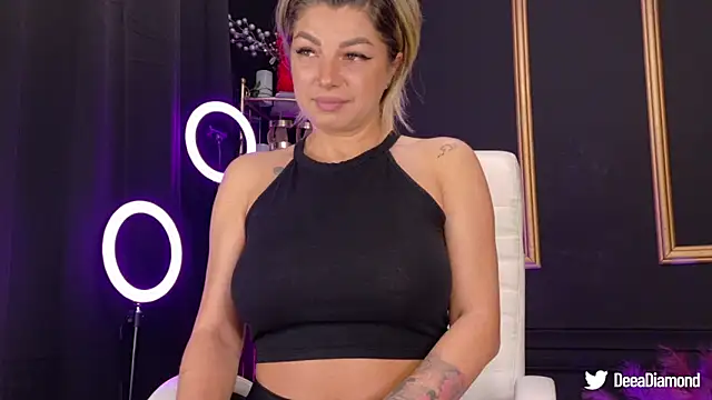 Snapshot of DeeaDiamondd chatting on 03.22.25 DeeaDiamondd online show from 03.22.25