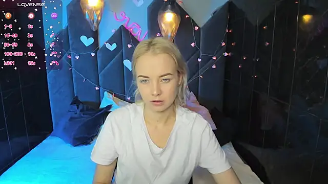 StephanieSweety online show from 02.14.25