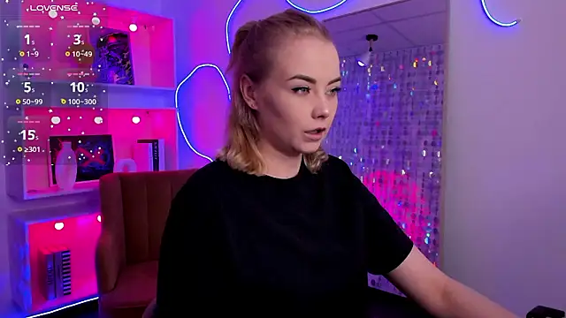 StephanieSweety online show from 02.13.26