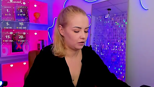 StephanieSweety online show from 04.26.26