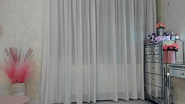 SeductiveButterfly online show from 04.29.26