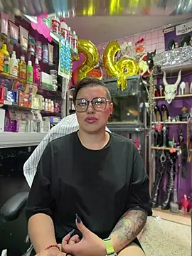 Snapshot of TamySweetness chatting on 02.18.26 TamySweetness online show from 02.18.26