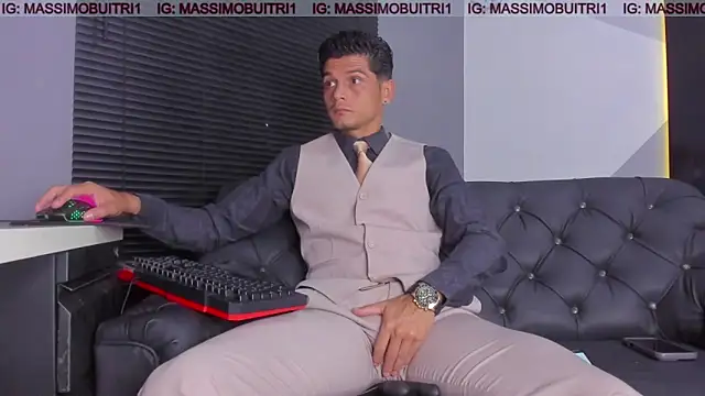 Snapshot of massimo_g chatting on 06.18.26 massimo g online show from 06.18.26