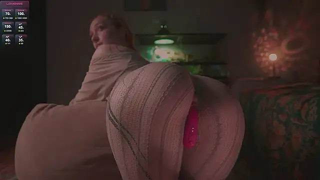 Snapshot of iara__mi chatting on 12.17.25 iara mi online show from 12.17.25