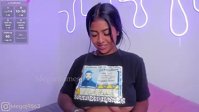 meganjames1 online show from 01.23.25