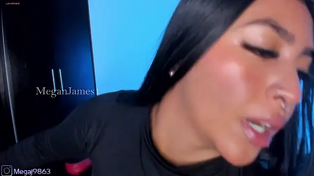 meganjames1 online show from 04.01.26