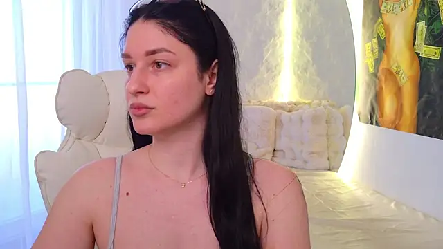 moniqque online show from 04.06.26