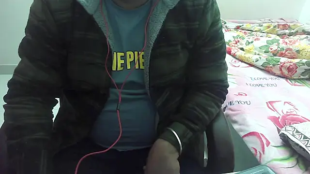 Snapshot of rentarob chatting on 02.06.25 rentarob online show from 02.06.25